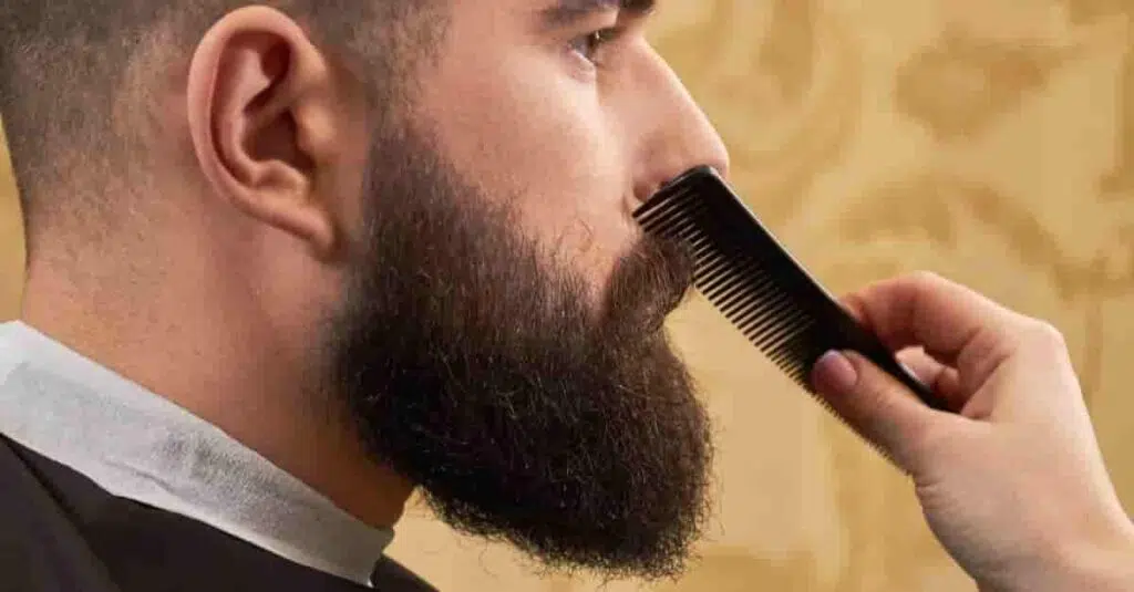 cepillar la barba para aliviar el picor