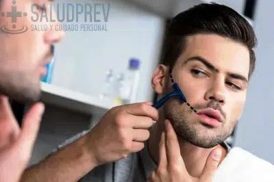 cómo perfilar la barba mejillas