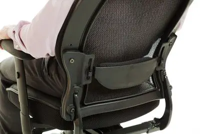 cómo regular el respaldo de una silla ergonómica